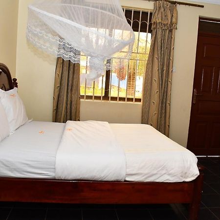 Florida Hotel Zaana Kampala Esterno foto