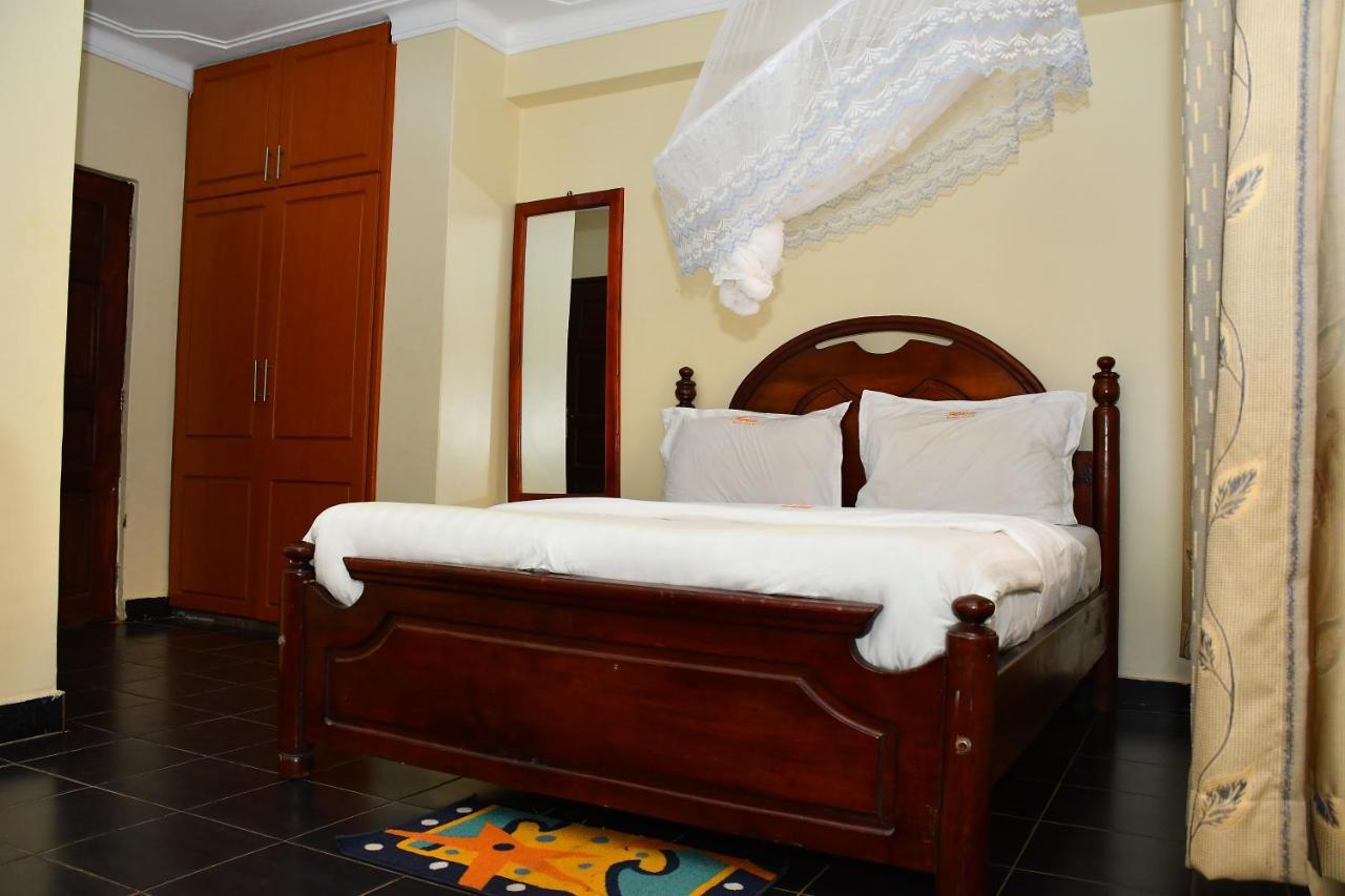 Florida Hotel Zaana Kampala Esterno foto