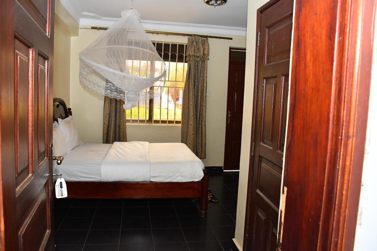 Florida Hotel Zaana Kampala Esterno foto