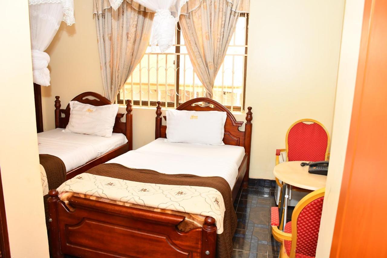 Florida Hotel Zaana Kampala Esterno foto