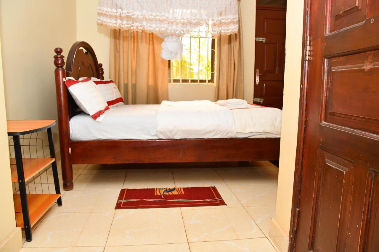 Florida Hotel Zaana Kampala Esterno foto