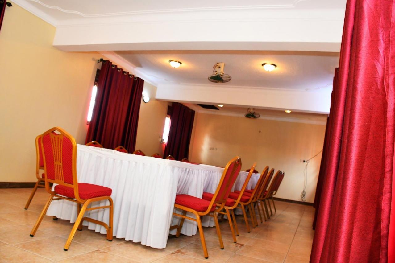Florida Hotel Zaana Kampala Esterno foto