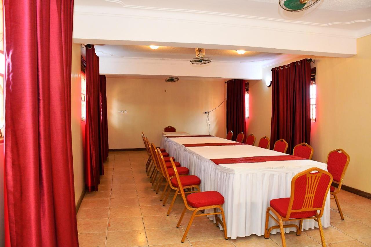 Florida Hotel Zaana Kampala Esterno foto