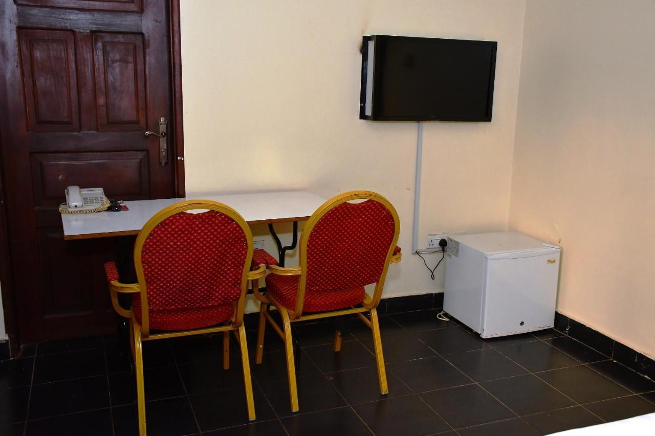 Florida Hotel Zaana Kampala Esterno foto