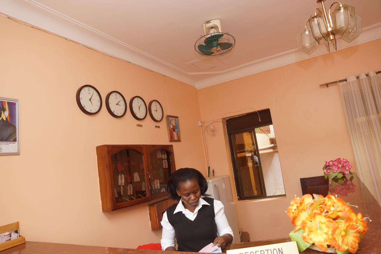 Florida Hotel Zaana Kampala Esterno foto