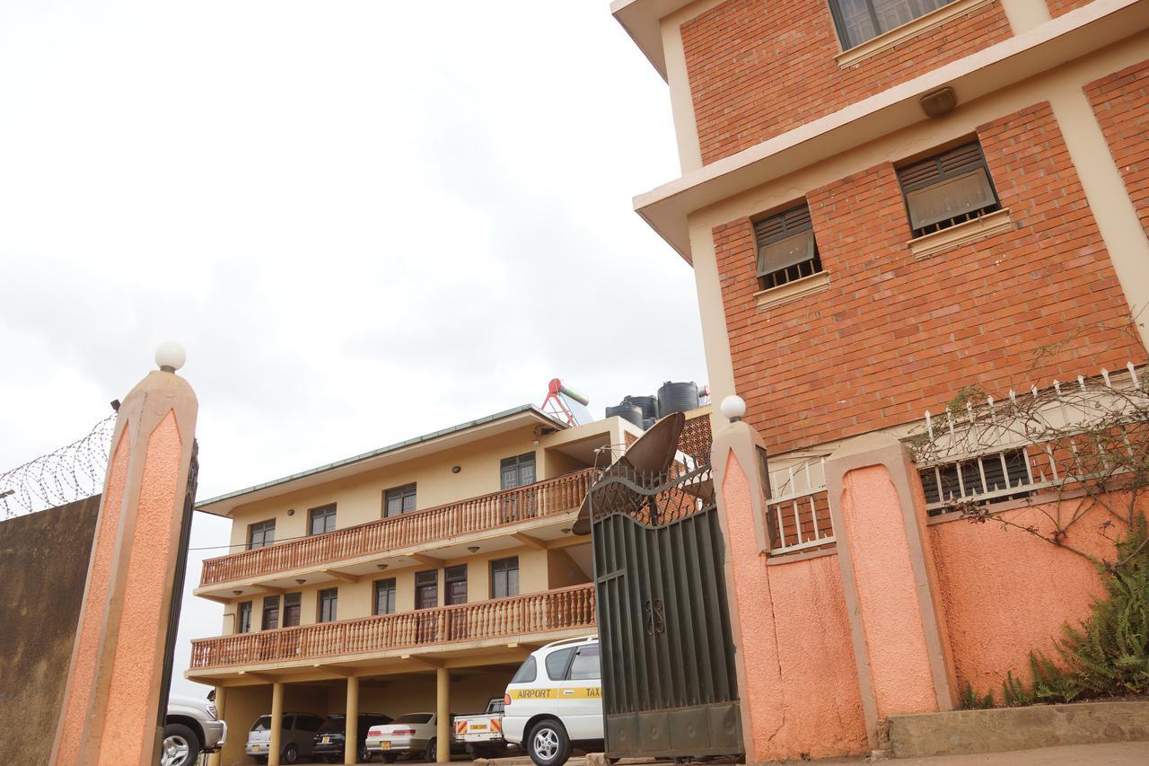 Florida Hotel Zaana Kampala Esterno foto