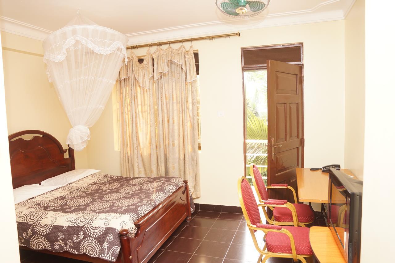 Florida Hotel Zaana Kampala Esterno foto