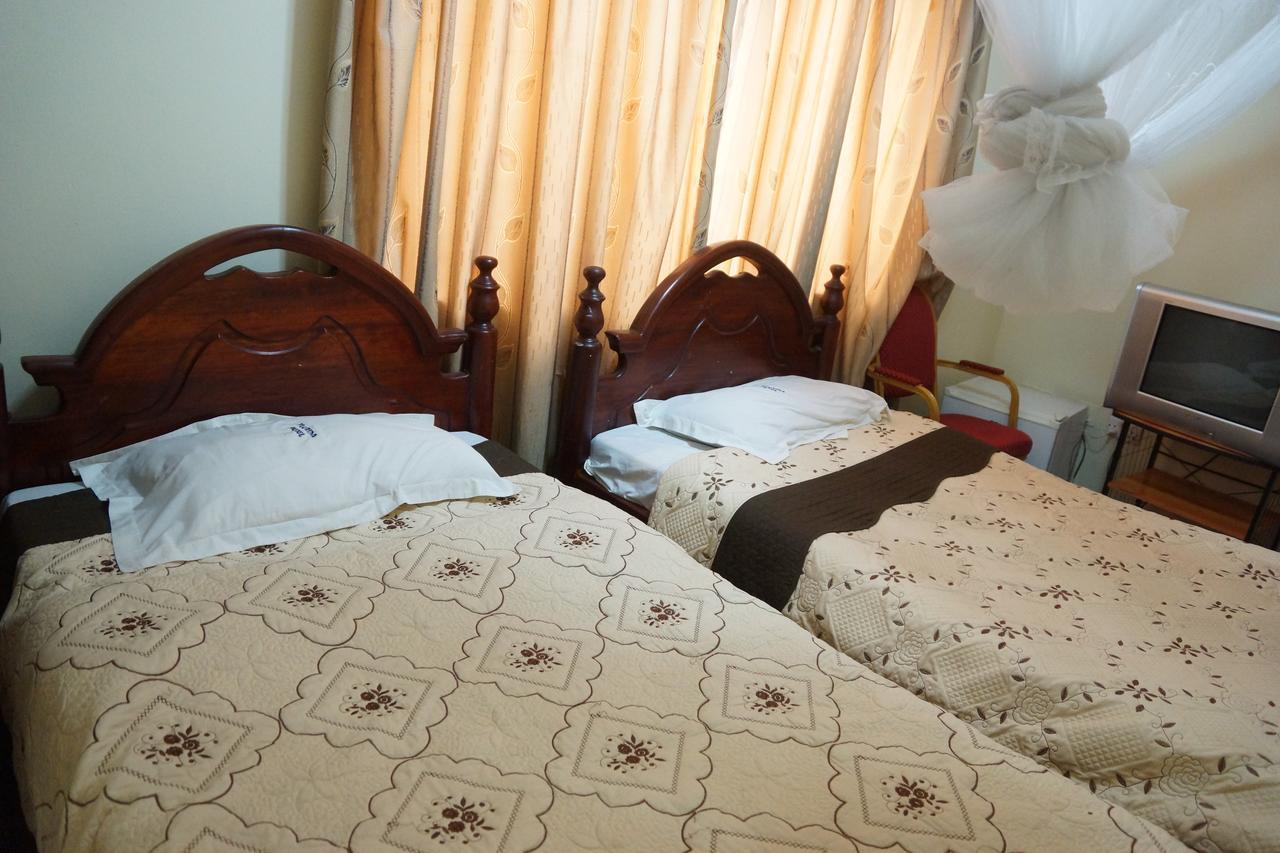 Florida Hotel Zaana Kampala Esterno foto