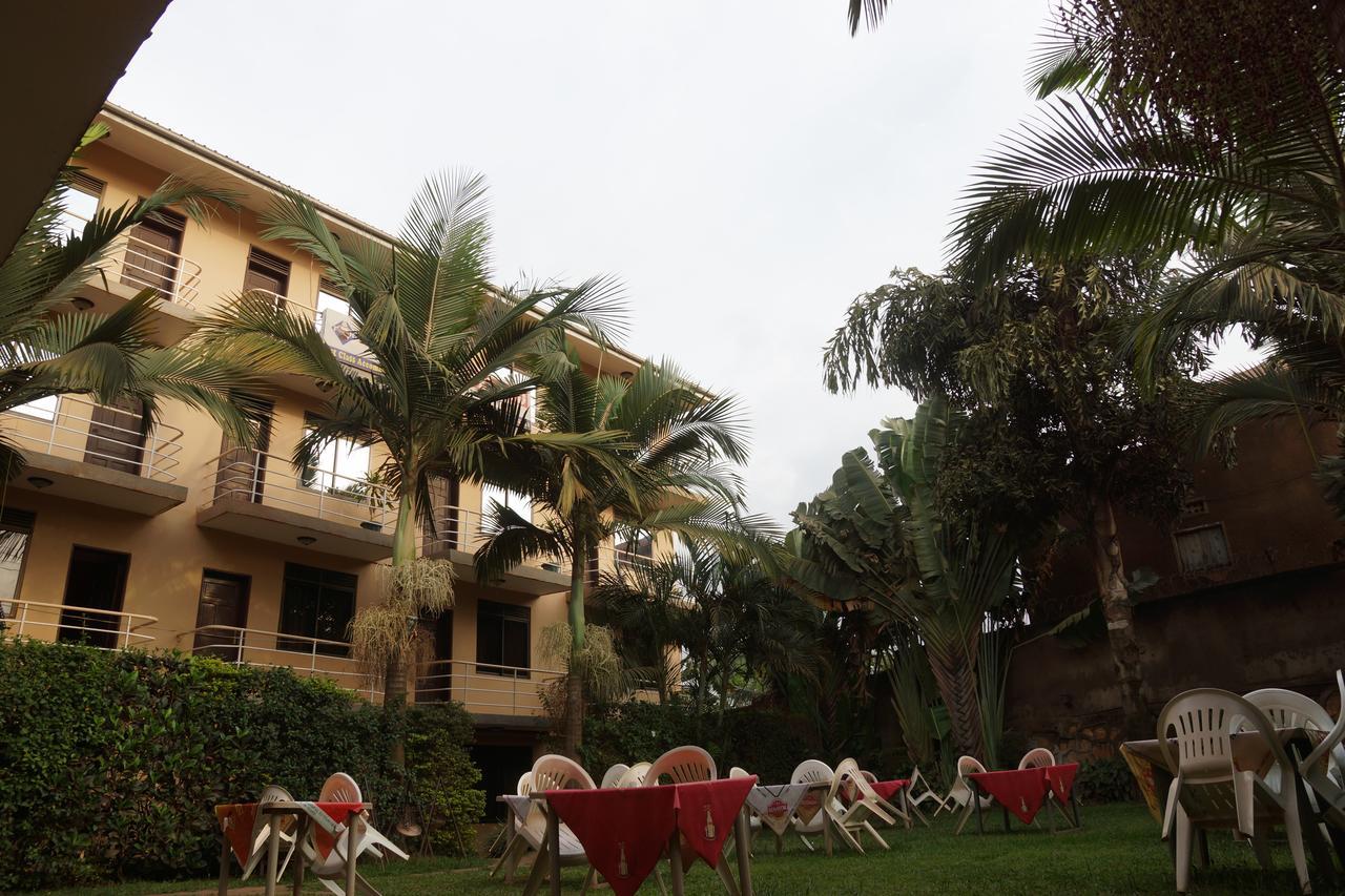 Florida Hotel Zaana Kampala Esterno foto