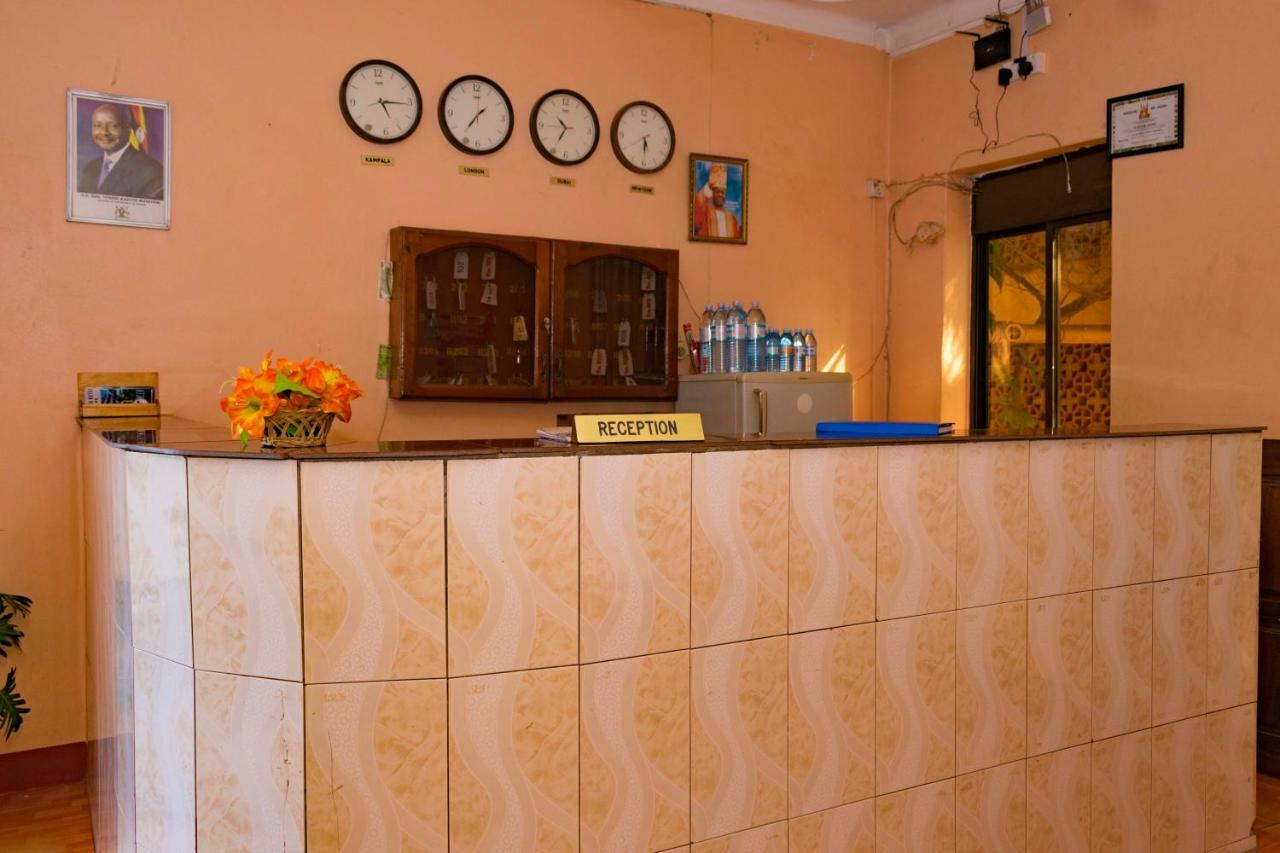Florida Hotel Zaana Kampala Esterno foto