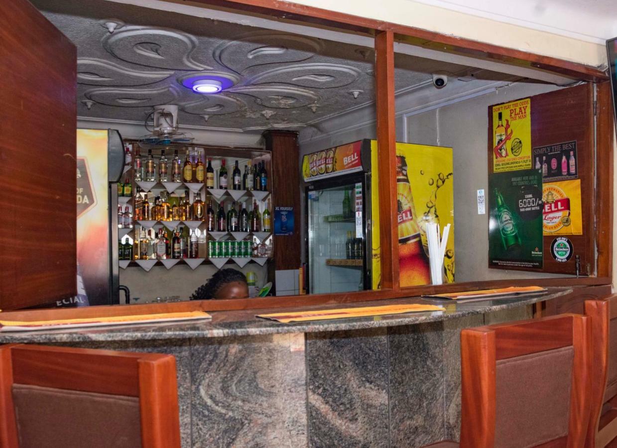 Florida Hotel Zaana Kampala Esterno foto