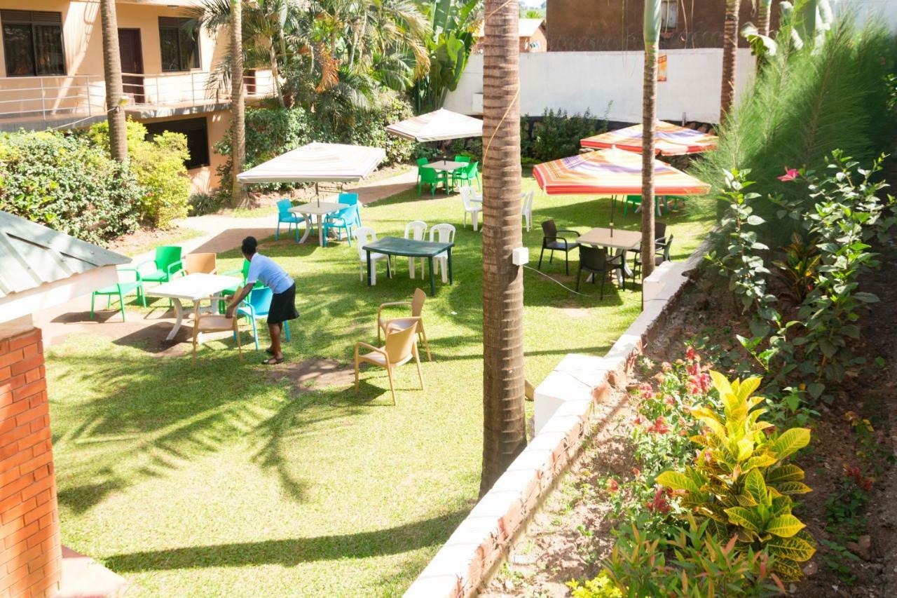 Florida Hotel Zaana Kampala Esterno foto