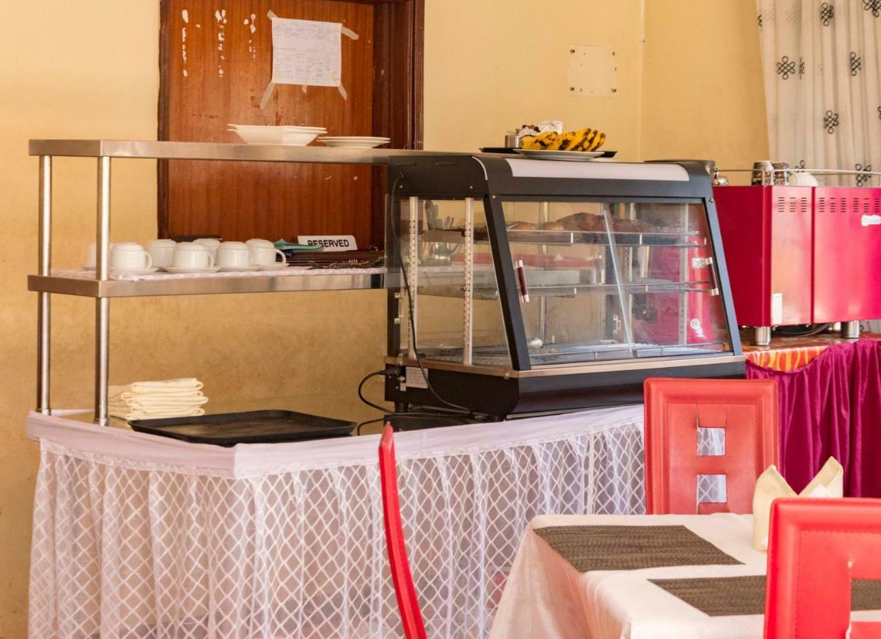 Florida Hotel Zaana Kampala Esterno foto